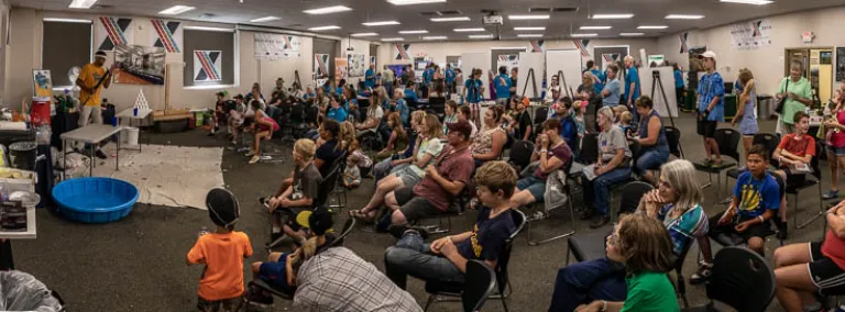 Room full of children at Neutrino Day