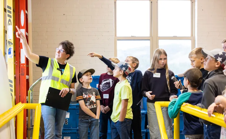 Nicol Reiner leading a class at SURF on a tour 