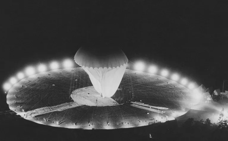 Photo of 1950s Strato-Lab balloon launch.