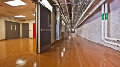 Common corridor and shared scientist space