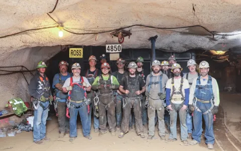 Crew picture from the Ross shaft