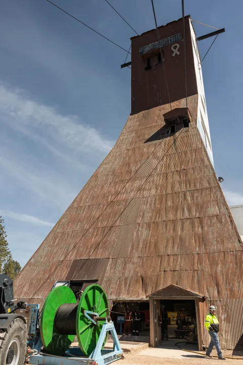 The Ross Headframe where Ross Shaft Crews work alongside technicians at Fortis Mining Engineering & Manufacturing Company on the rope change. 