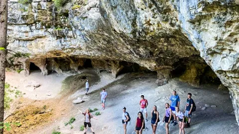 Davis-Bahcall Scholars hiking during their program travels