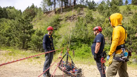 The SURF Emergency Response Team trains on rope rescue 
