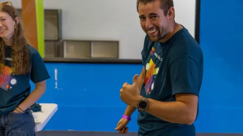 Jason Connot Give a thumbs up.