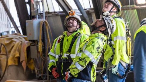 Ross Shaft Crews work alongside technicians at Fortis Mining Engineering & Manufacturing Company on the rope change. 